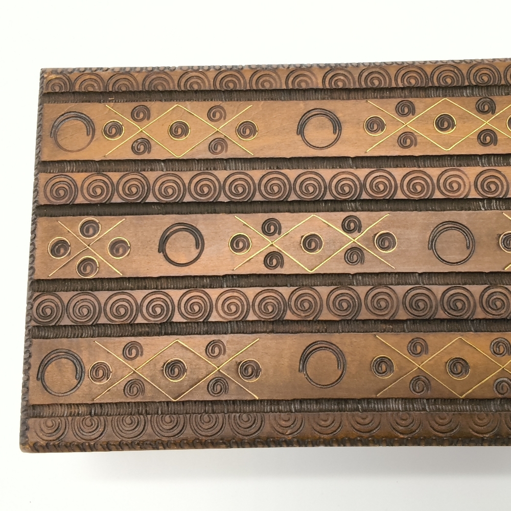 Vintage Polish Folk Art Hand-Carved Linden Wood Trinket Box - Picture 8 of 12